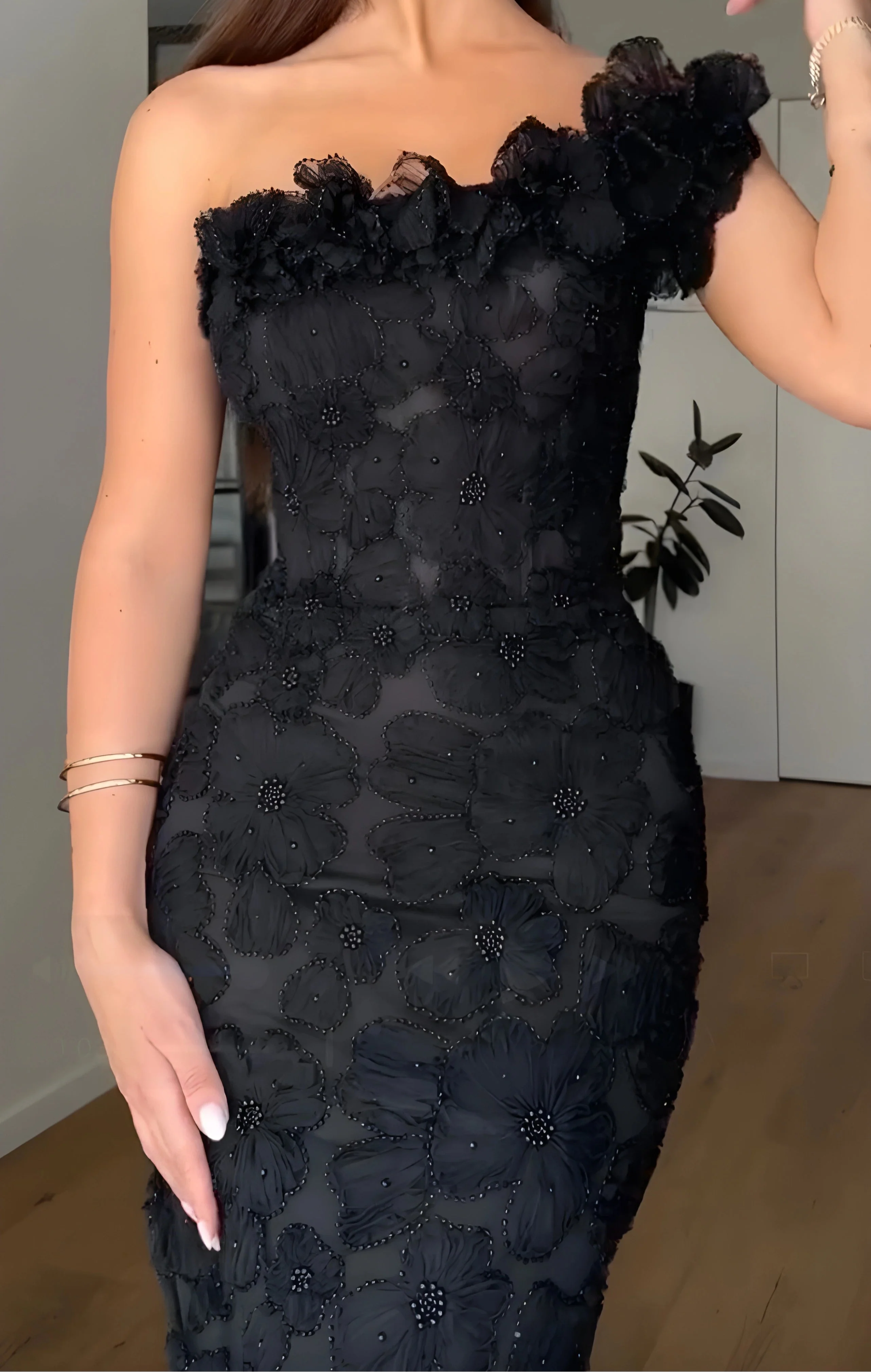 Ella | Floral Waist-Slimming Dress